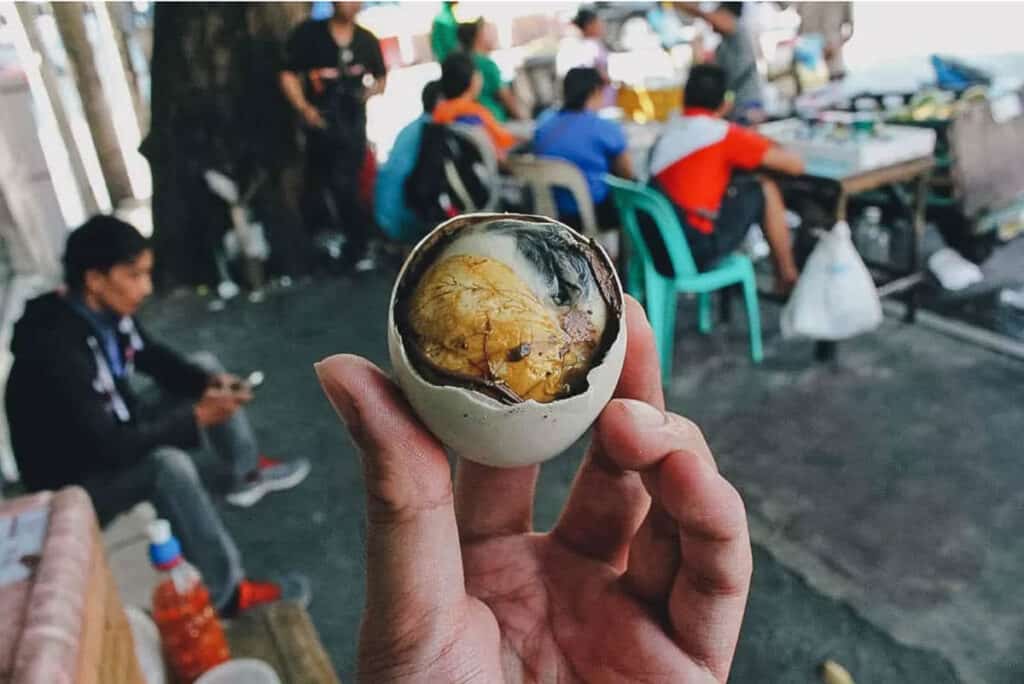 Balut Filipijns streetfood