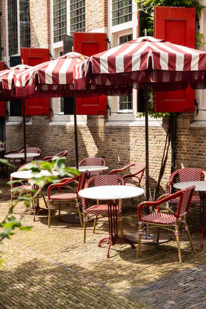 Terras van het weeshuis