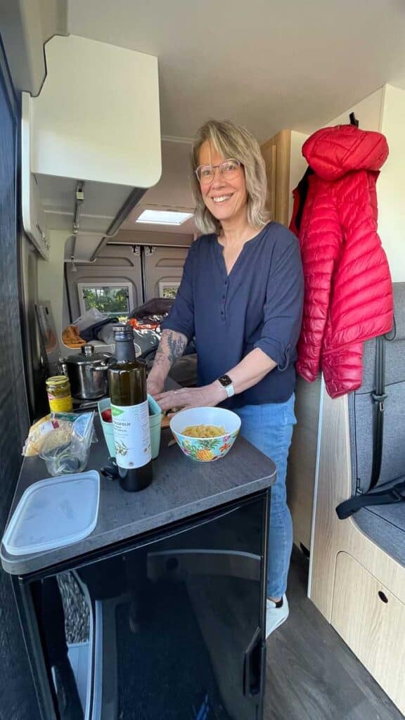 In de camper; op pad met de camper